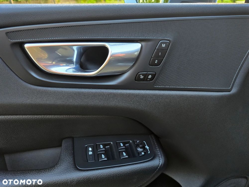 Volvo XC 60 B4 D Inscription - 14