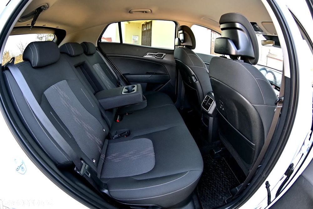 Kia Sportage 1.6 T-GDI HEV Business Line 2WD - 23