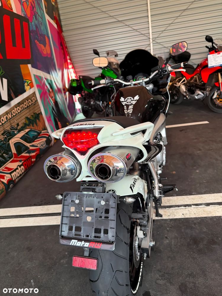 Yamaha FZ - 11