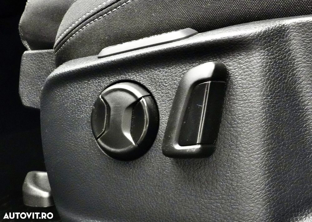 Volkswagen Passat 2.0 TDI DSG Comfortline - 28