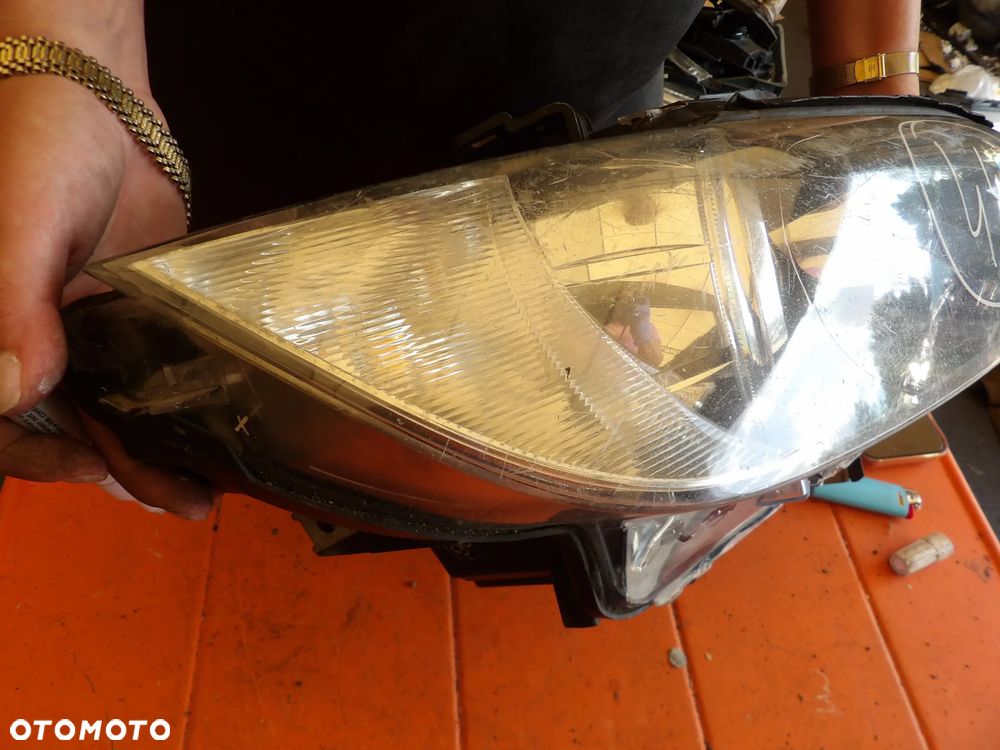 BMW - E92 - PRZED LIFT - XENON - URWANE UCHO - PRAWA LAMPA PRZEDNIA - UK - 7162130 - 4