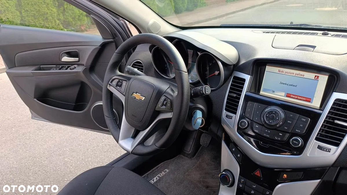 Chevrolet Cruze 1.7 LT - 24