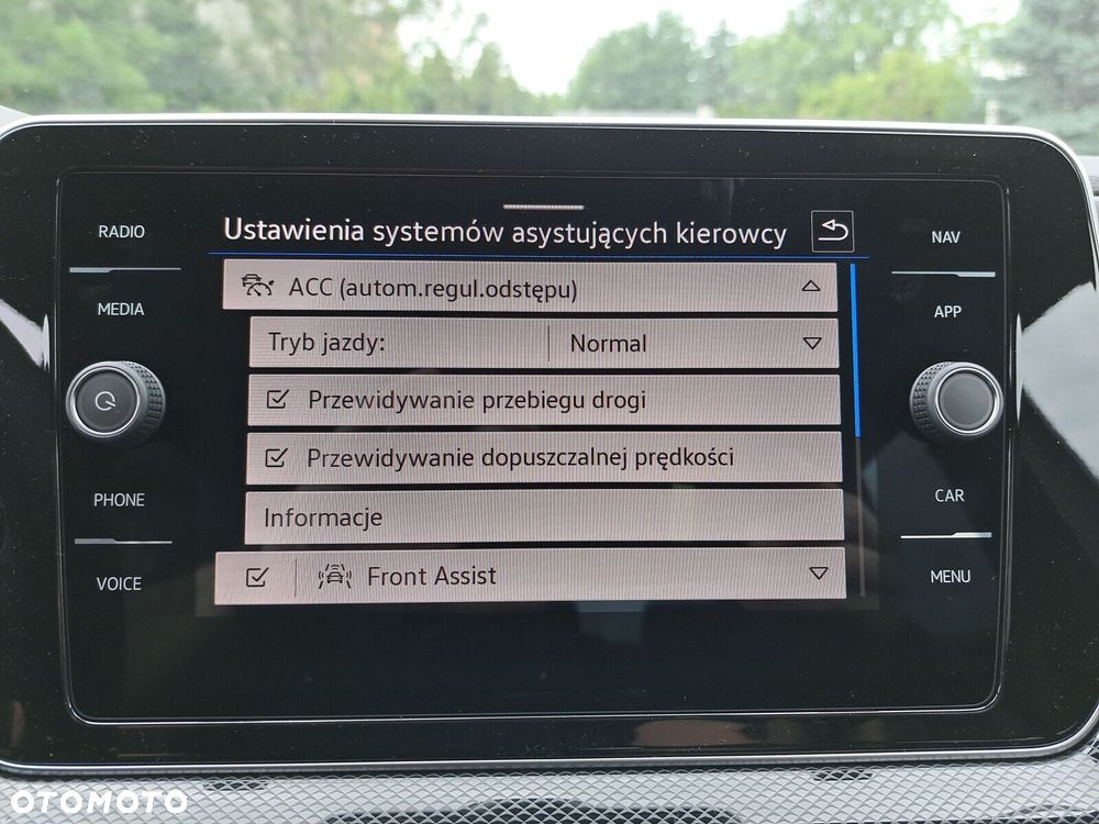 Volkswagen T-Cross - 36