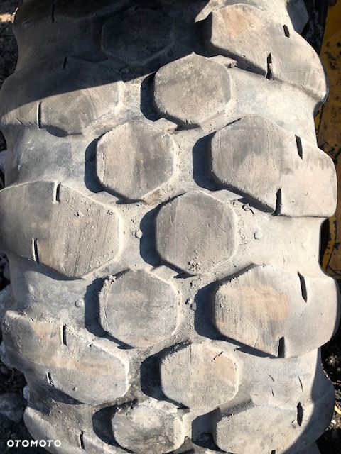 JCB 460/70r24 - Koła / Opony - 4