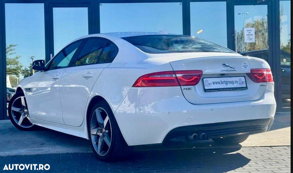 Jaguar XE 2.0 R-Sport - 6
