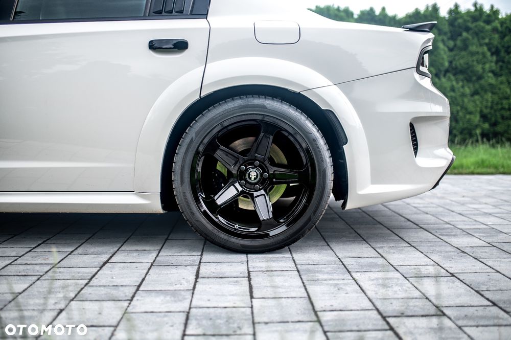 Dodge Charger 6.4 Scat Pack Widebody - 15