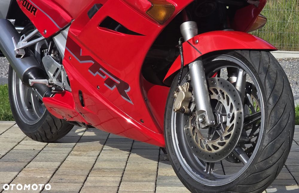 Honda VFR - 35