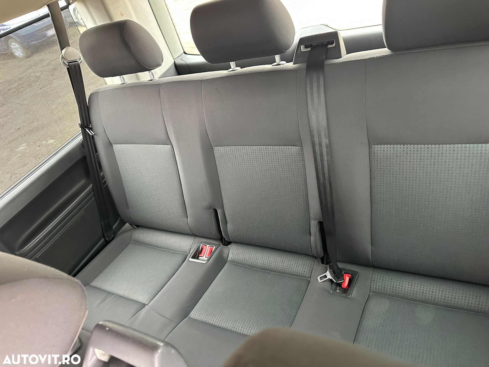 Volkswagen Caravelle - 14