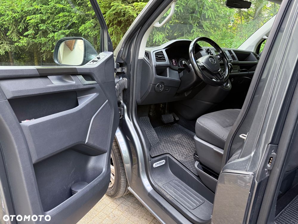 Volkswagen Caravelle - 18