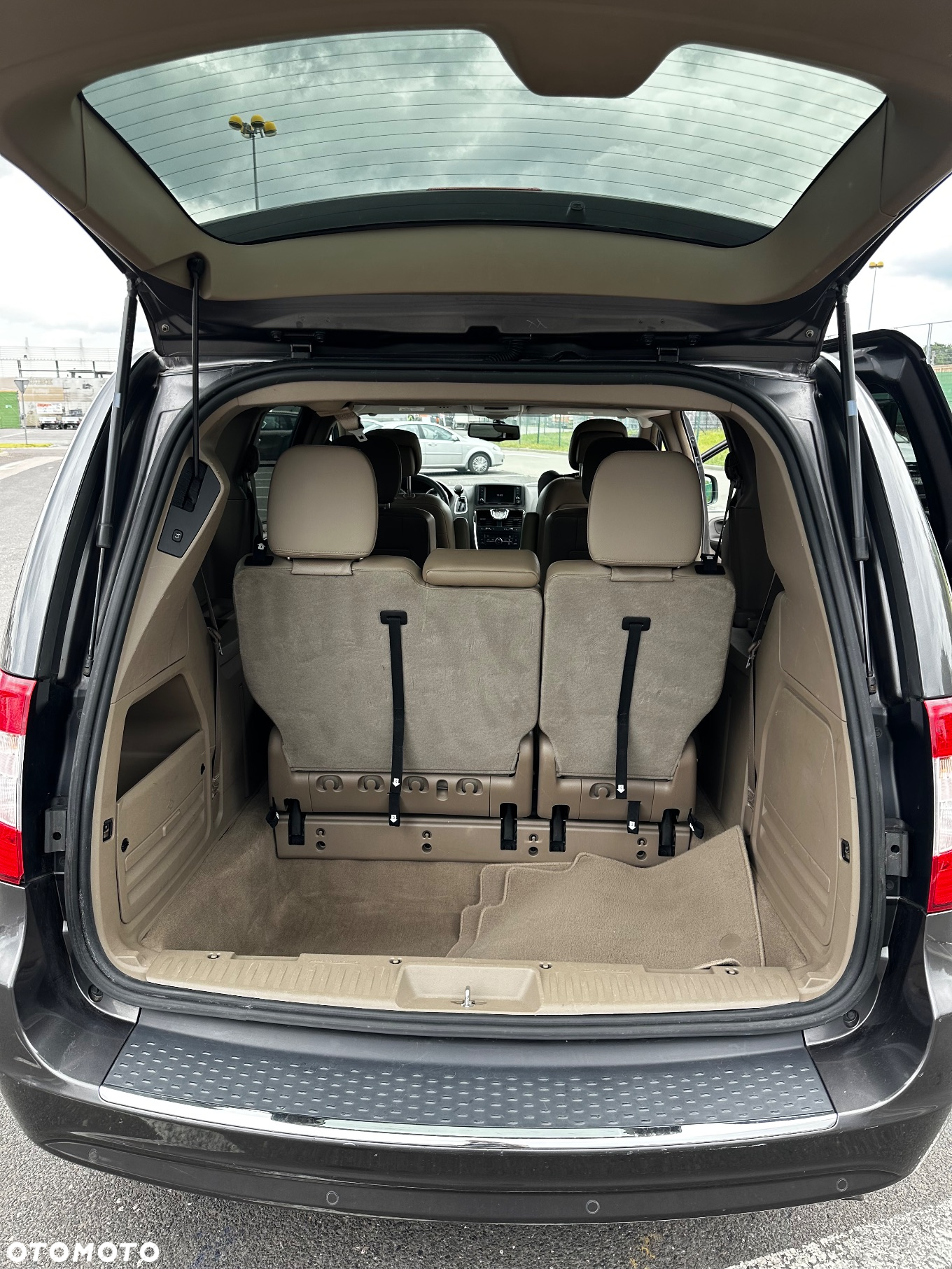 Chrysler Town & Country 3.6 Limited - 6