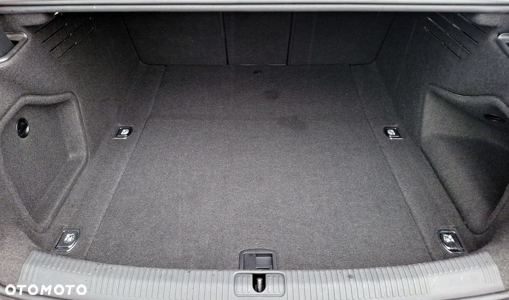 Audi A4 Limousine - 22