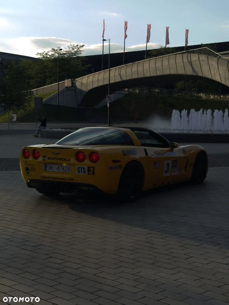 Chevrolet Corvette - 20