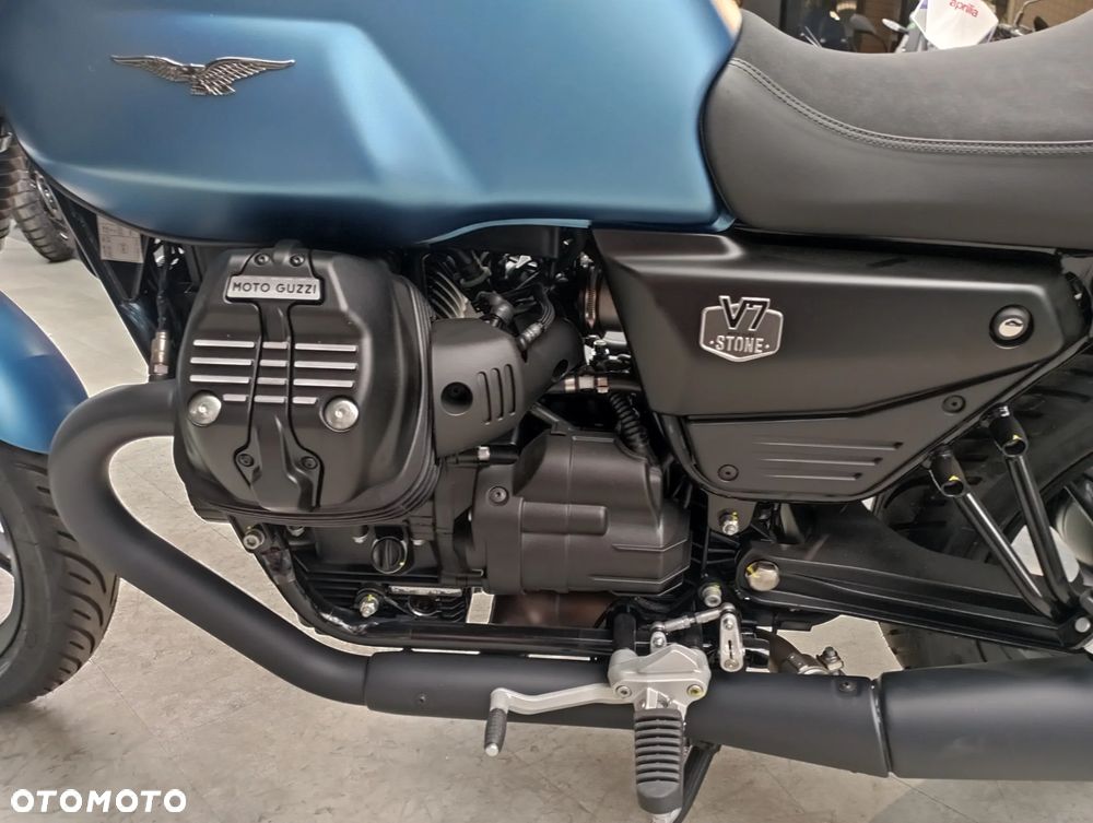 Moto Guzzi V7 - 16