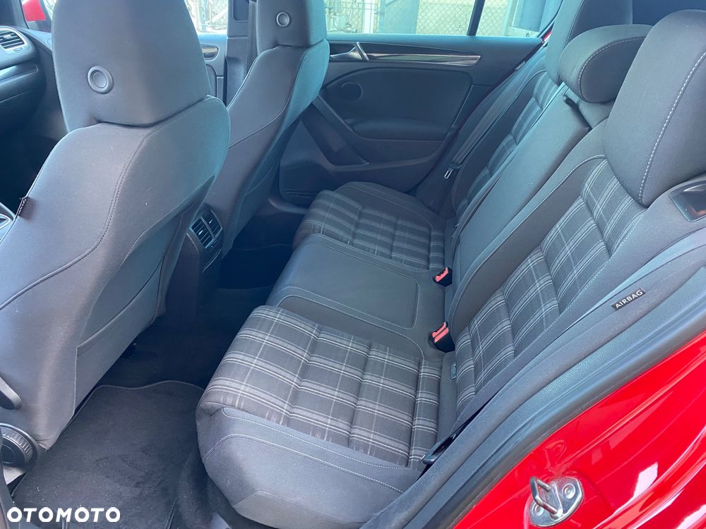 Volkswagen Golf VI 2.0 TDI GTD - 12