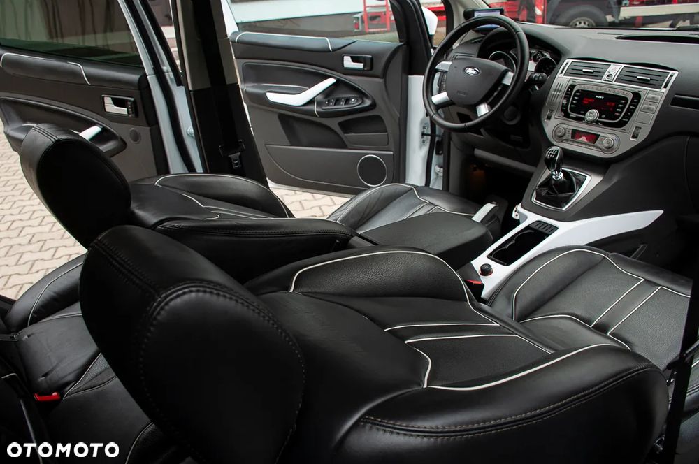 Ford Kuga - 16