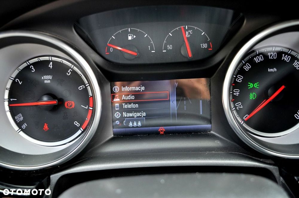 Opel Astra 1.4 T Dynamic S&S - 21