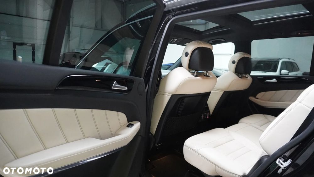 Mercedes-Benz GLS - 10