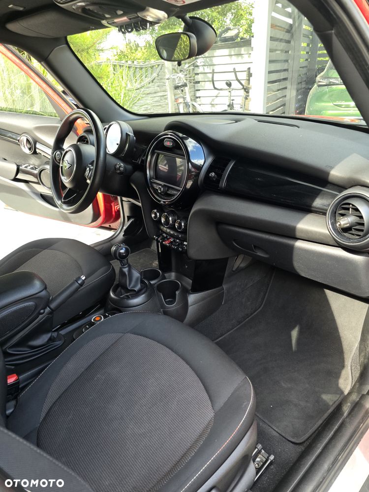 MINI Cooper Essential Trim - 23