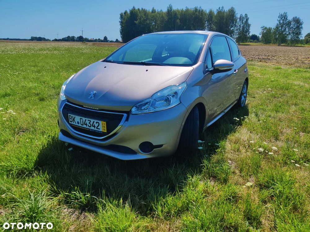 Peugeot 208 - 1