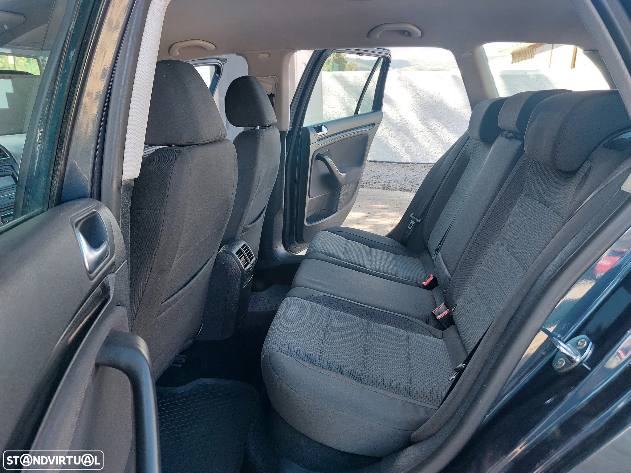 VW Golf Variant 1.6 TDi Confortline - 12