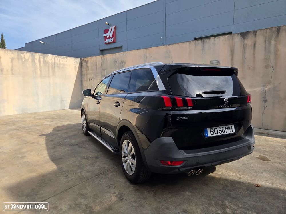 Peugeot 5008 - 23
