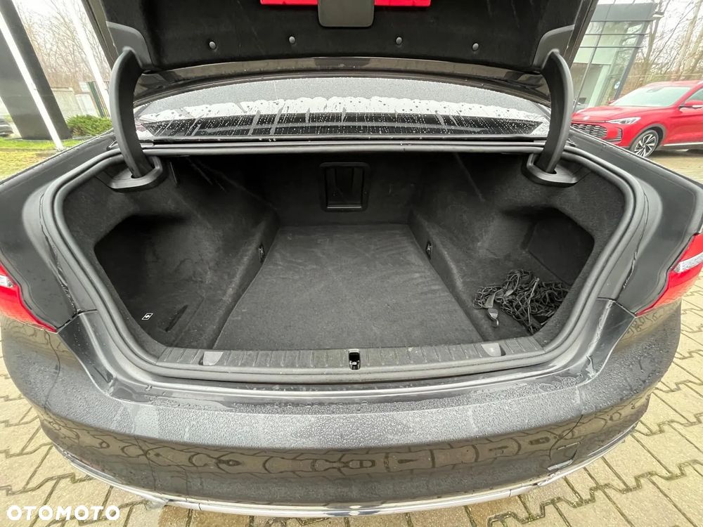 BMW Seria 7 750i xDrive - 14