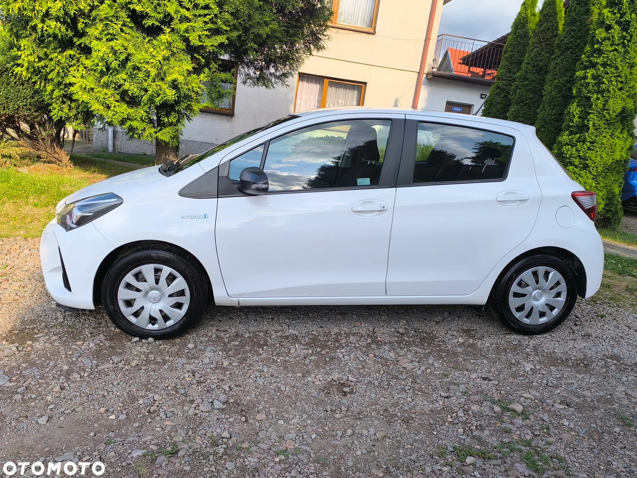 Toyota Yaris Hybrid 100 Active - 3