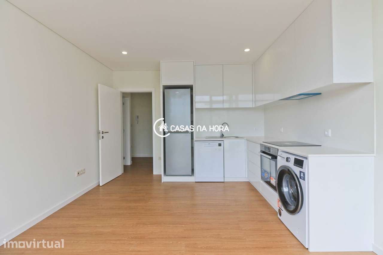 Apartamento T1 Centro de Oliveira Azemeis | Varanda - Grande imagem: 4/23