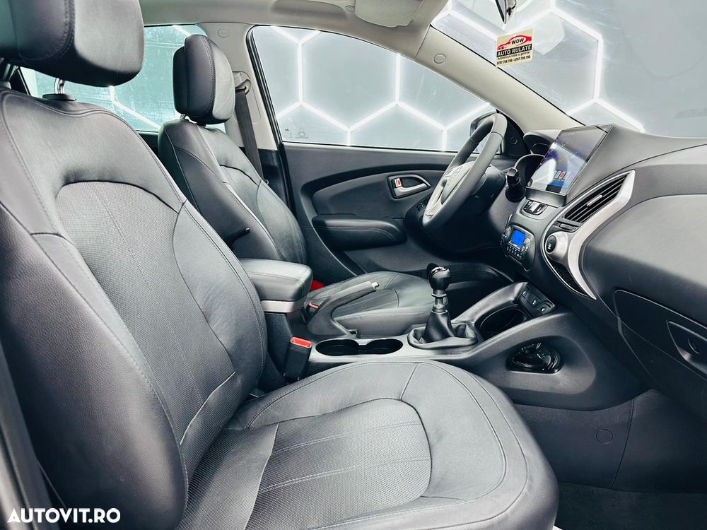 Hyundai ix35 1.7 CRDI 2WD blue Finale Silver - 19