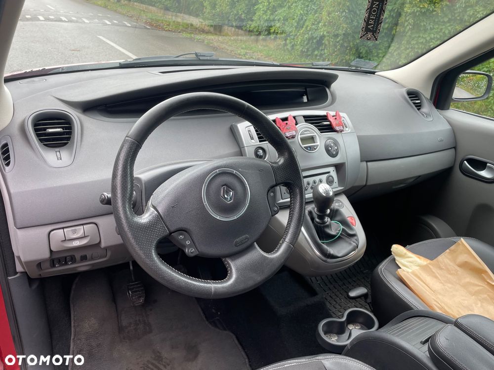Renault Grand Scenic dCi 130 FAP Dynamique - 11