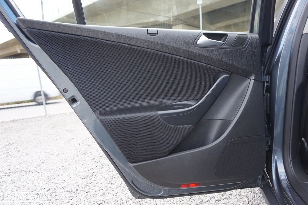 VW Passat 2.0 TDI BM Confortline - 20