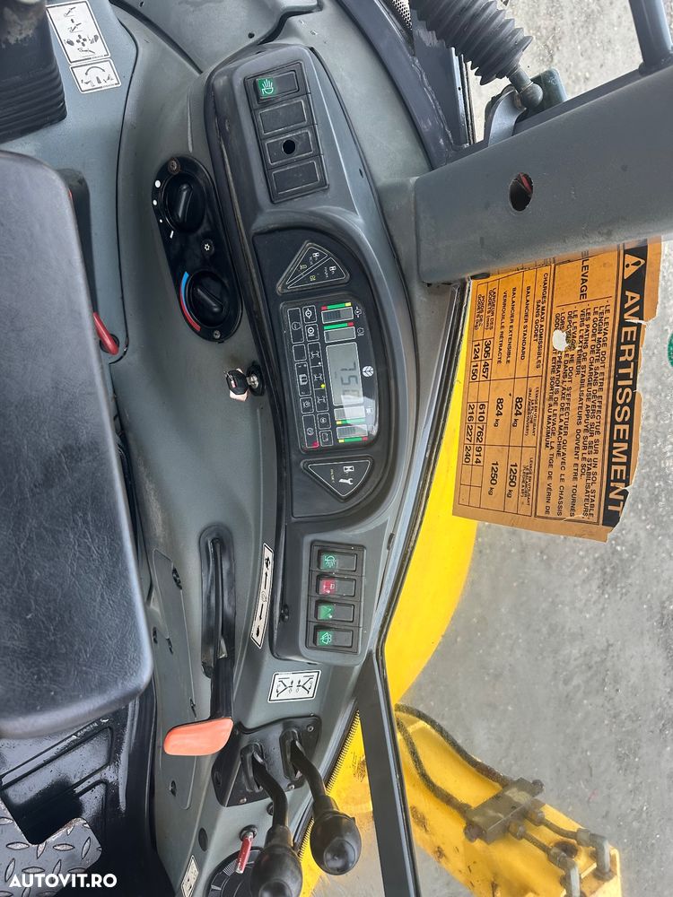 New Holland LB115 - 8