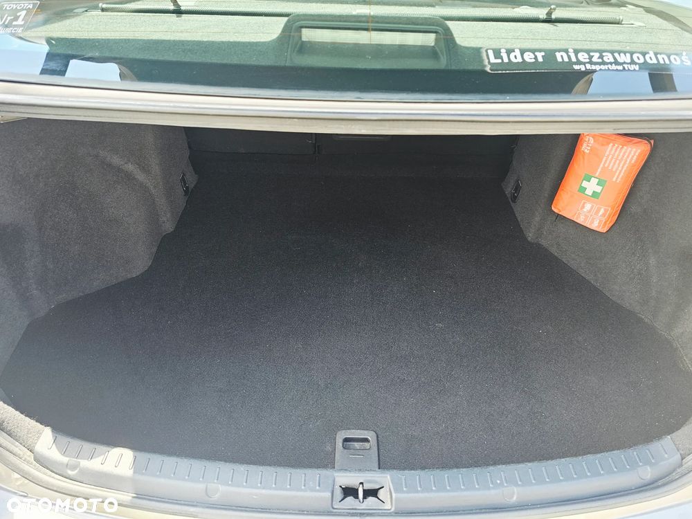 Toyota Avensis 1.8 Prestige - 18