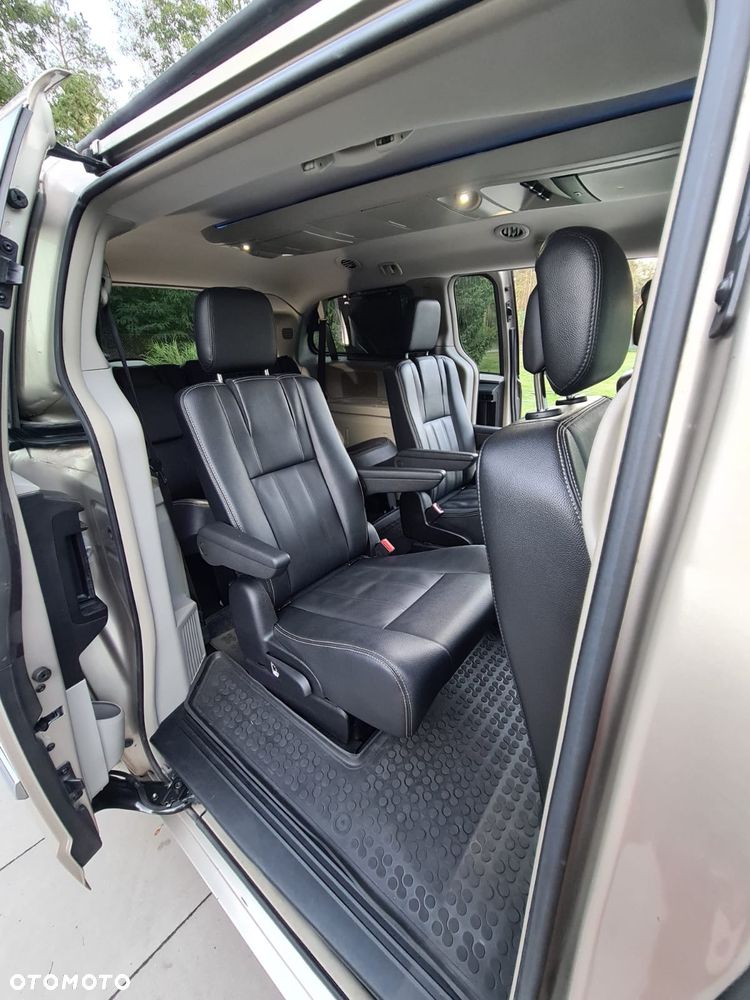 Chrysler Town & Country 3.6 Touring - 17