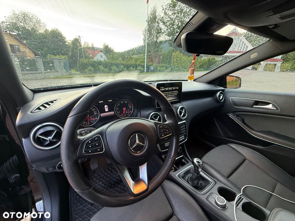 Mercedes-Benz Klasa A 180 (BlueEFFICIENCY) - 10