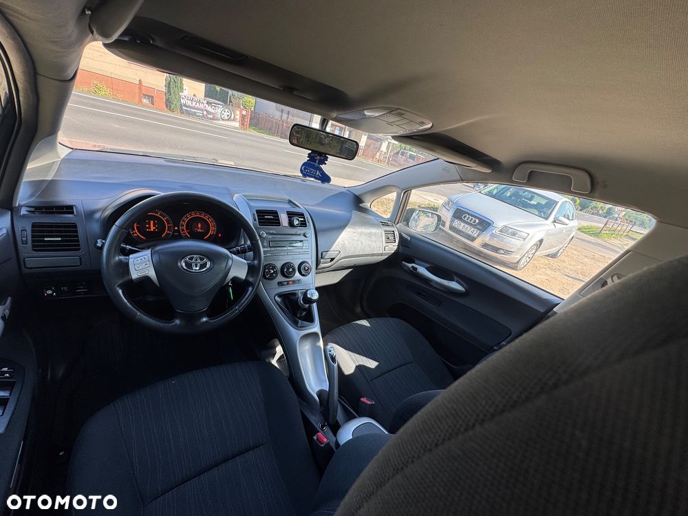 Toyota Auris 1.6 VVT-i Premium - 8