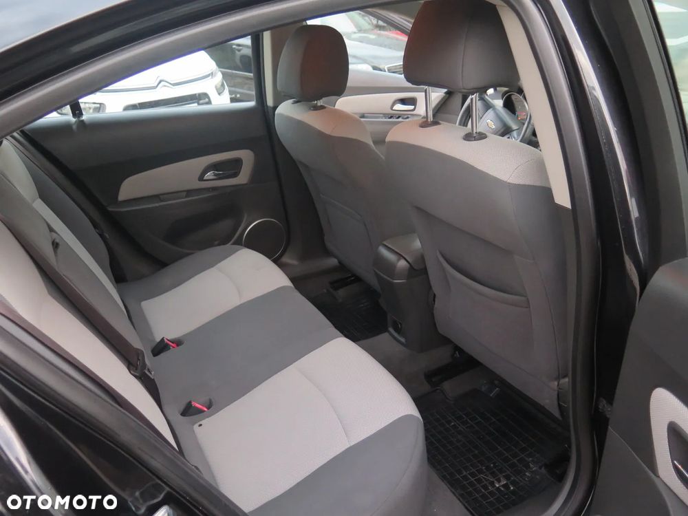 Chevrolet Cruze 1.6 LS - 7
