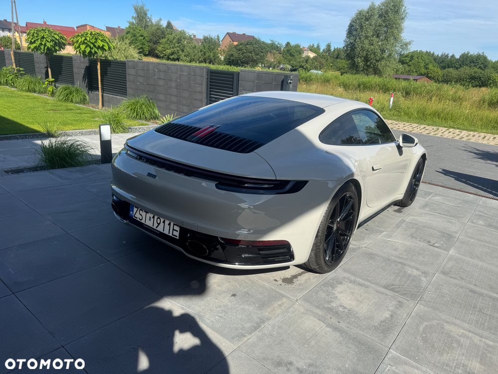 Porsche 911 Carrera 4S - 4