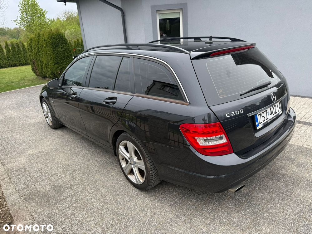 Mercedes-Benz Klasa C 200 CGI BlueEFFICIENCY Elegance - 21