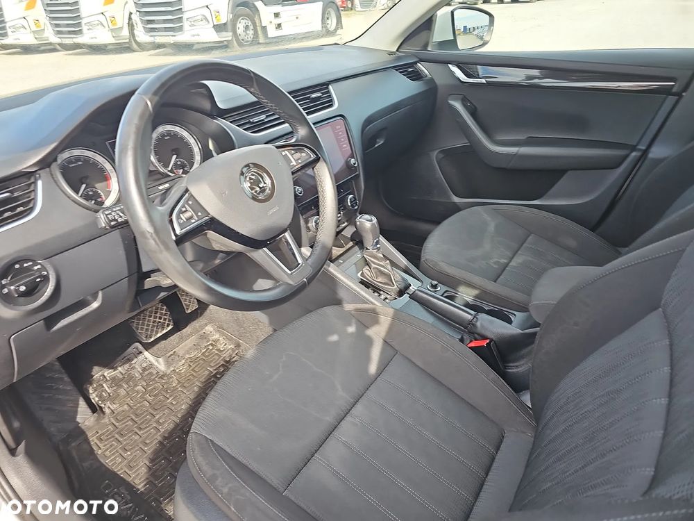 Skoda Octavia 2.0 TDI Style DSG - 11