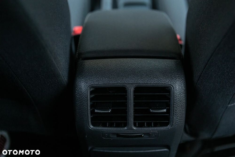 Volkswagen Golf - 39