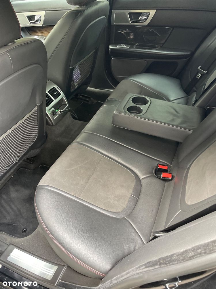 Jaguar XF 2.2 - 10