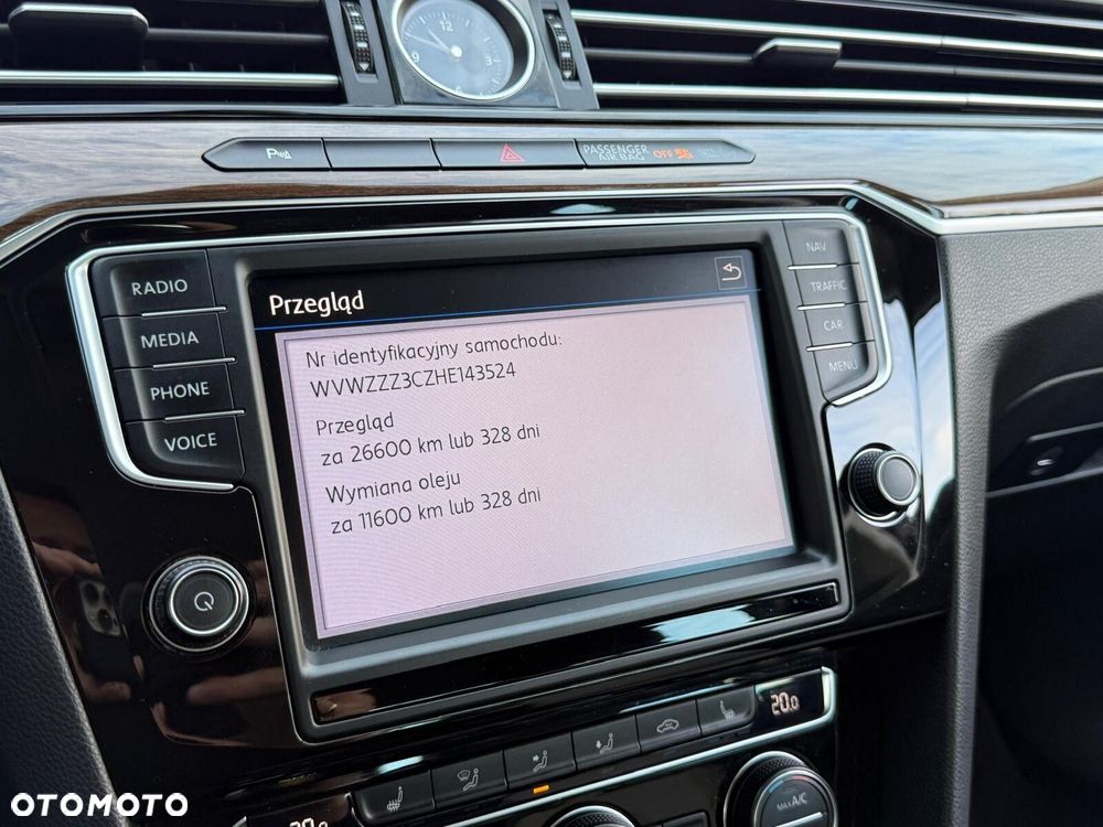 Volkswagen Passat - 35
