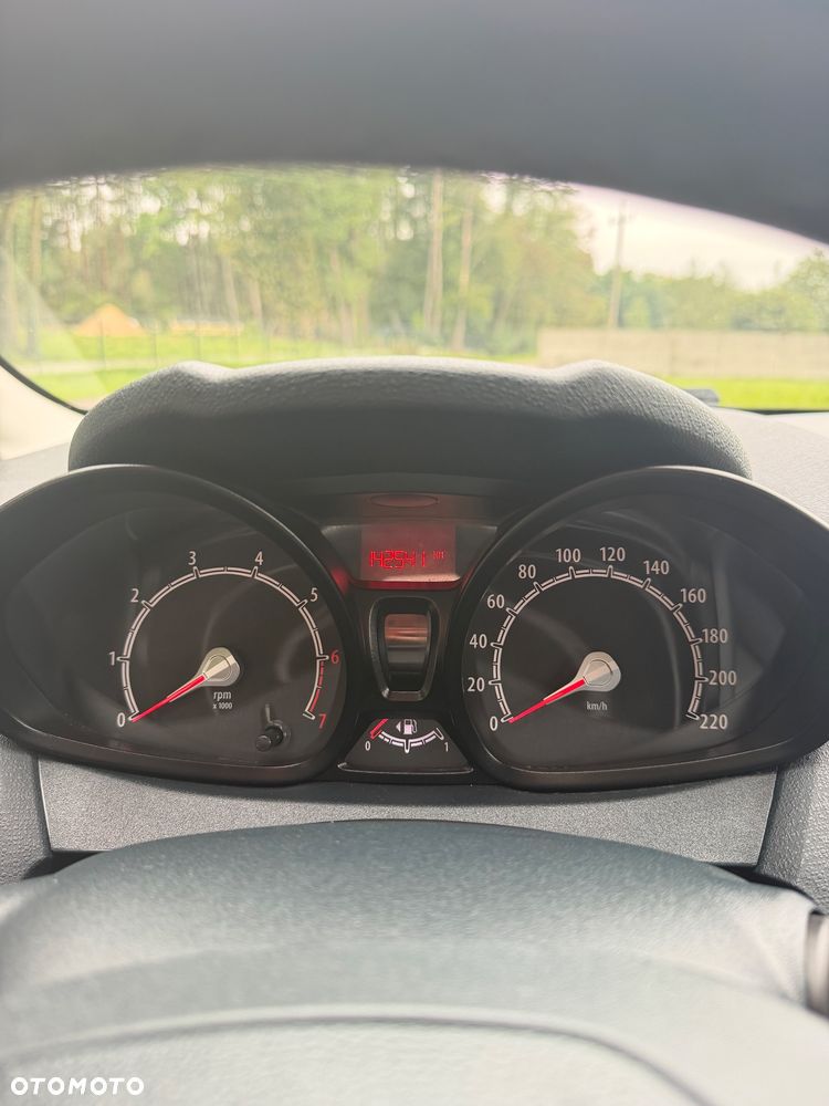 Ford Fiesta 1.25 Champions Edition - 25