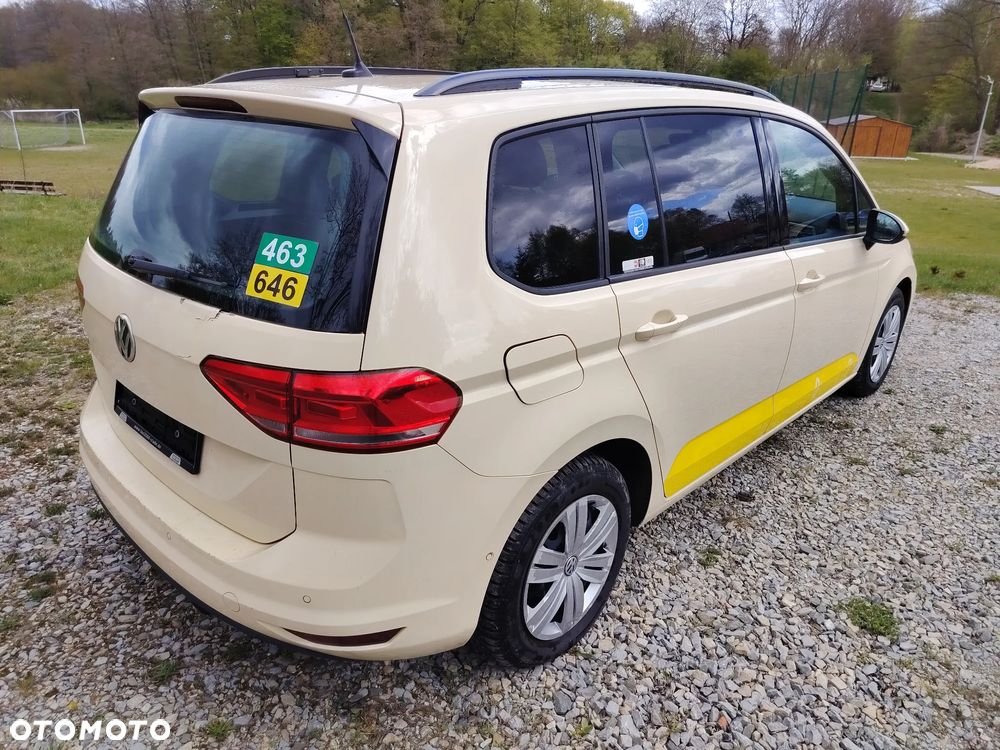 Volkswagen Touran - 13