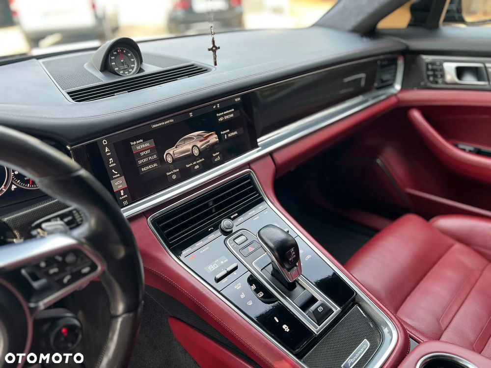 Porsche Panamera 4S - 9