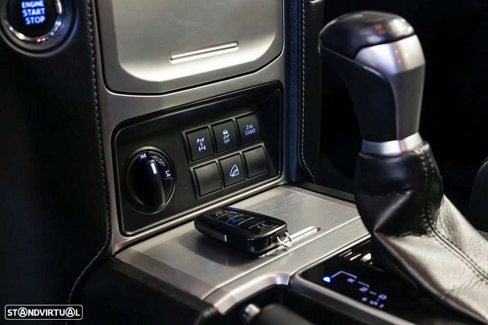 Toyota Land Cruiser Prado - 22