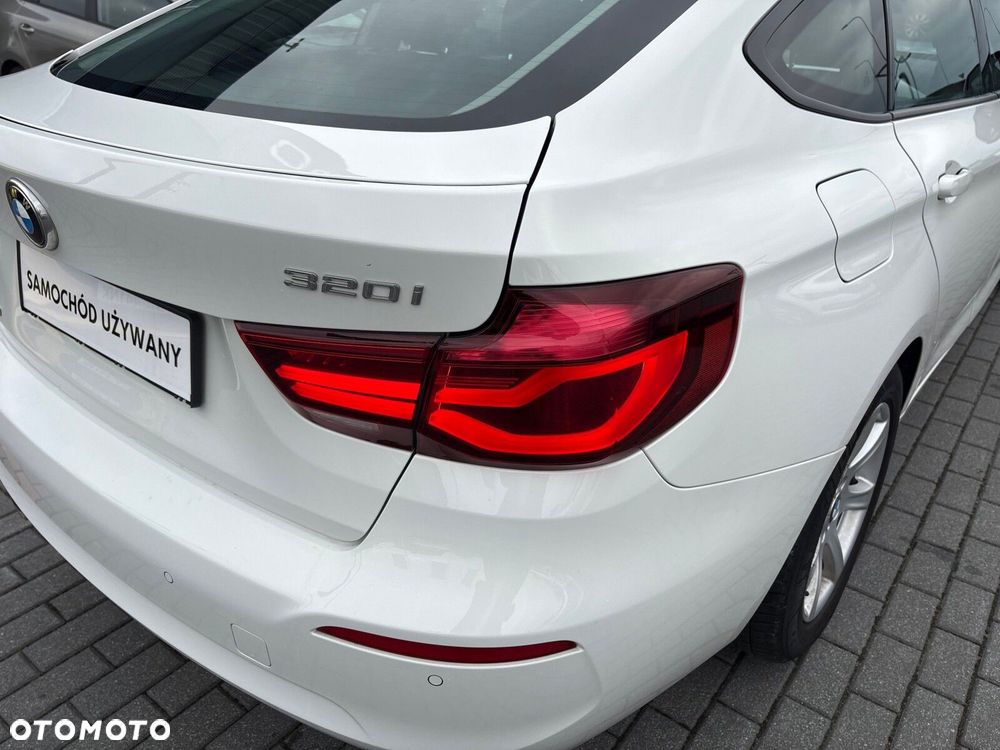 BMW Seria 3 320i GPF xDrive - 34