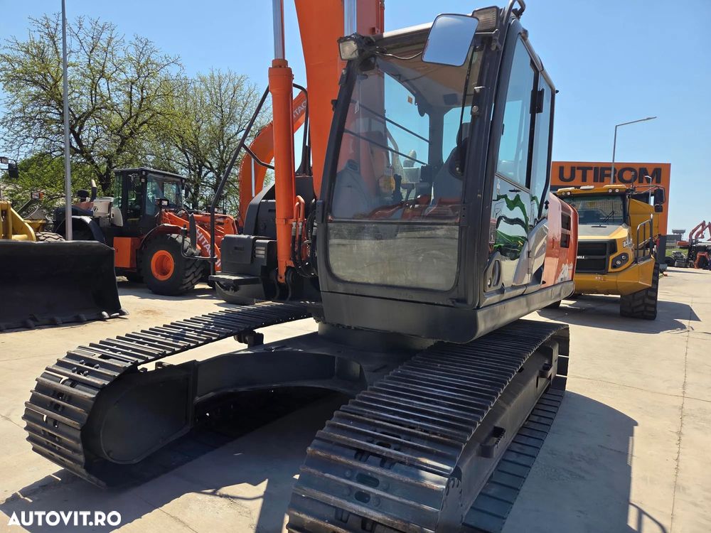 Hitachi ZX210-6, latime 2,5m, cupa NOUA 1,3mc, 22tone, Adanc sapare 7m, consum mediu 9l/h, 3 pompe Hitachi, produs in Japonia, lant 80% ok -200h deplasare, ridica 13t, inst picon, camera spate, posibilitate leasing, STARE FOARTE BUNA -PROMOTIE 79.900Eur+Tva - 34