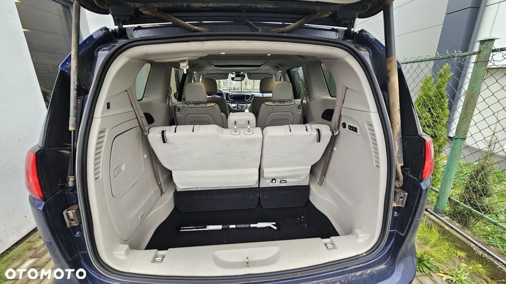 Chrysler Pacifica - 14